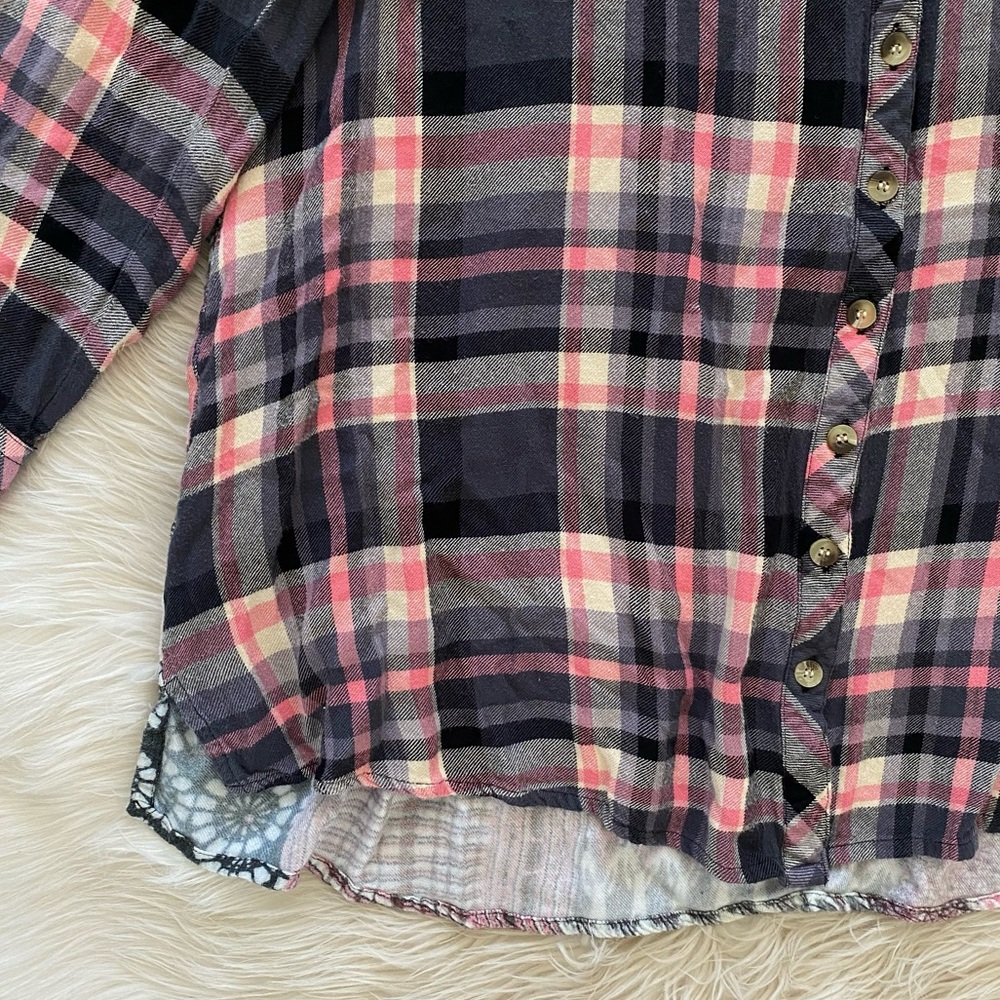 Tolani Pink Gray Plaid Print Back Button Front Tunic Top Relaxed Fit Shirt - Picture 4 of 10